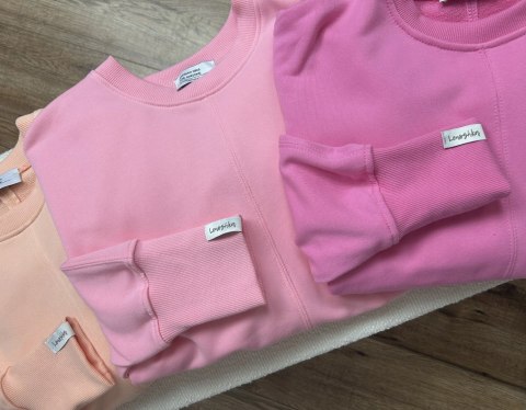 Różowa cukierek bluza oversize bawełniana rozcięcia produkt polski Lenoshka Różowa cukierek bluza oversize bawełniana rozcięcia produkt polski Lenoshka