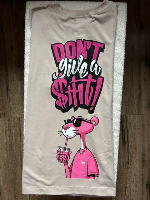 T-shirt długi stalowy różowa pantera bawełniany produkt polski Lara Fashion T-shirt długi stalowy różowa pantera bawełniany produkt polski Lara Fashion