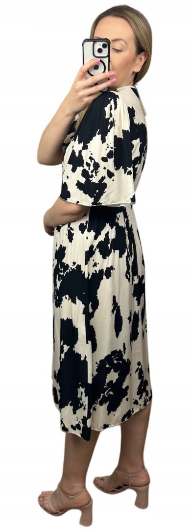 Sukienka midi kopertowy dekolt cow print rozcięcie wiskoza czarna jasny beż Sukienka midi kopertowy dekolt cow print rozcięcie wiskoza czarna jasny beż