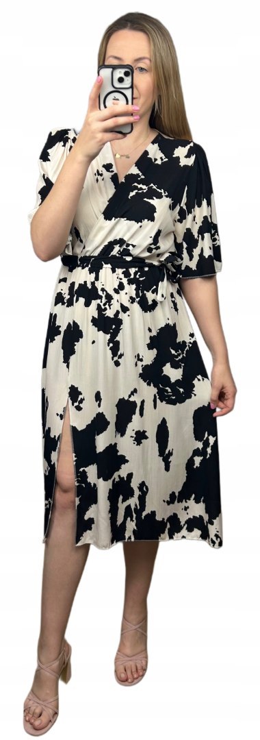 Sukienka midi kopertowy dekolt cow print rozcięcie wiskoza czarna jasny beż Sukienka midi kopertowy dekolt cow print rozcięcie wiskoza czarna jasny beż