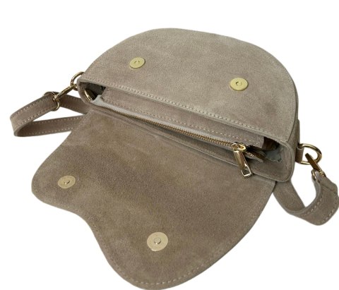 Beżowa zamszowa torebka crossbody zamsz naturalny z klapą Laura Biaggi Beżowa zamszowa torebka crossbody zamsz naturalny z klapą Laura Biaggi