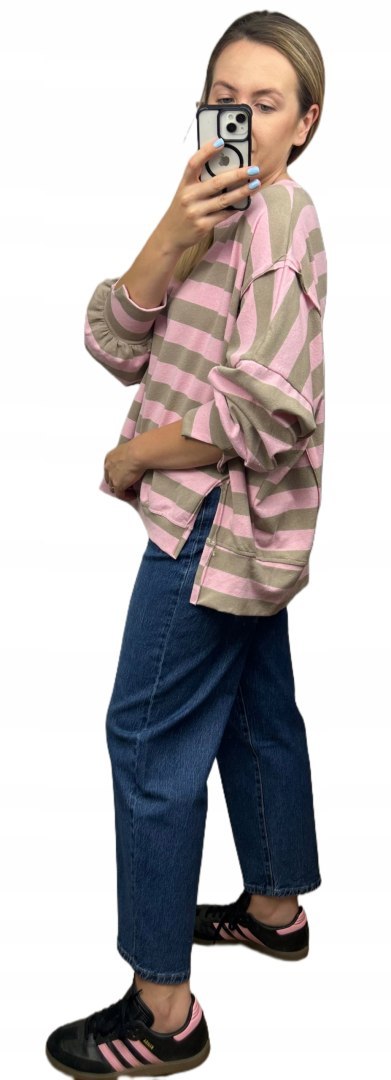 Oversize bluza dzianinowa luźna poziome paski z rozcięciami beż róż Azara - COZY STRIPES