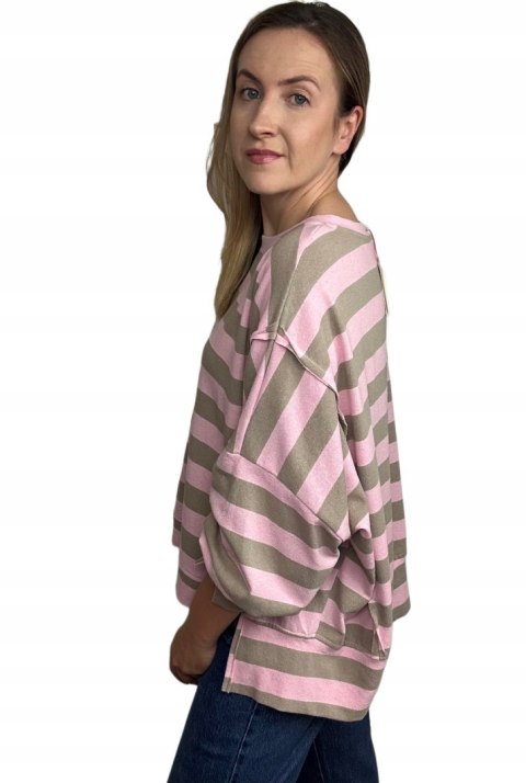 Oversize bluza dzianinowa luźna poziome paski z rozcięciami beż róż Azara - COZY STRIPES