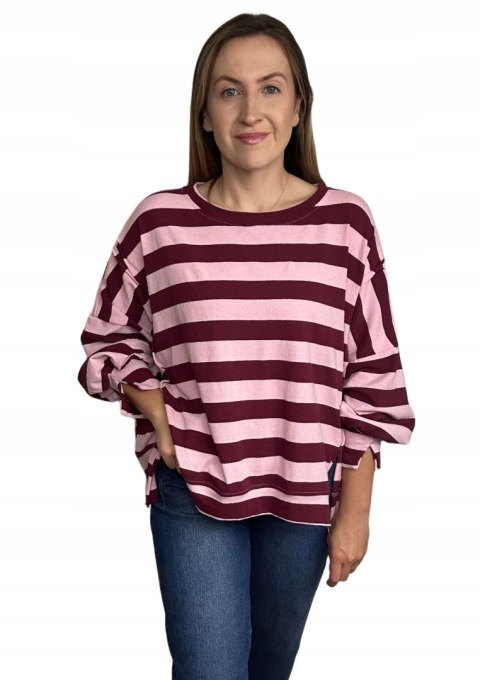 Oversize bluza dzianinowa luźna poziome paski z rozcięciami bordo róż Azara - COZY STRIPES Oversize bluza dzianinowa luźna poziome paski z rozcięciami bordo róż Azara - COZY STRIPES