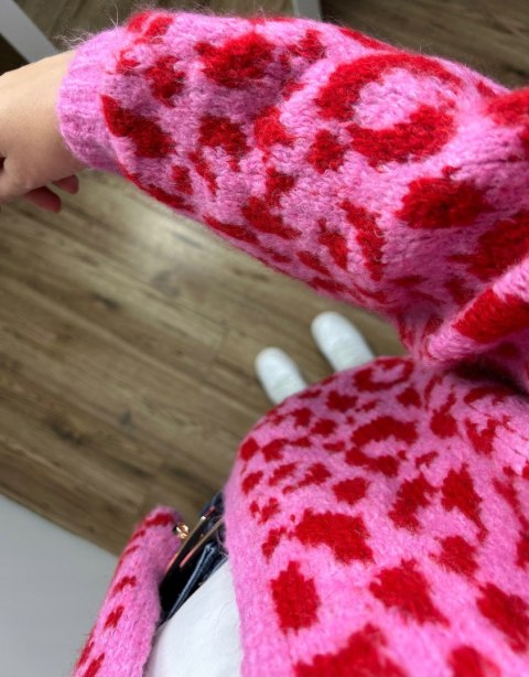 Różowy czerwony sweter kardigan panterka pantera cętki szersze rękawy- LEO CARDI