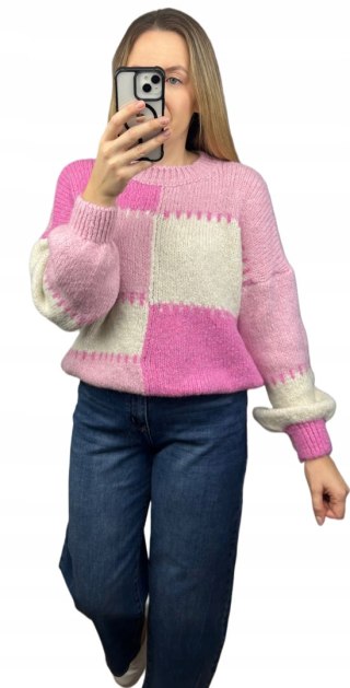 Sweter oversize bufiaste rękawy luźny patch wzorzysty różowy śmietanka- PATCHY