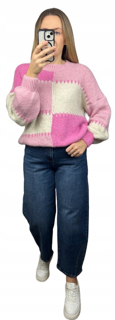 Sweter oversize bufiaste rękawy luźny patch wzorzysty różowy śmietanka- PATCHY