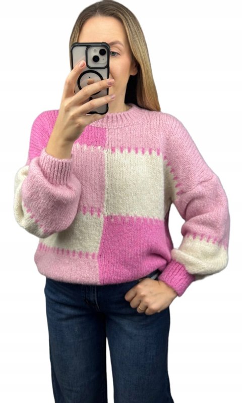 Sweter oversize bufiaste rękawy luźny patch wzorzysty różowy śmietanka- PATCHY