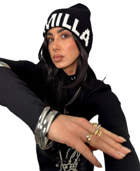 Czapka zimowa La Milla White Black – gruby splot i szerokie wywinięcie z napisem LA MIL