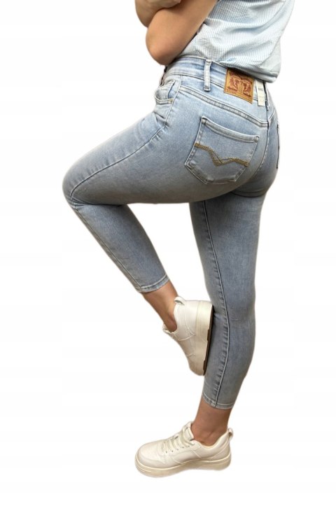 Jeansy skinny niebieskie dopasowane rurki wiosna jasny jeans M.Sara 31 Jeansy skinny niebieskie dopasowane rurki wiosna jasny jeans M.Sara 31