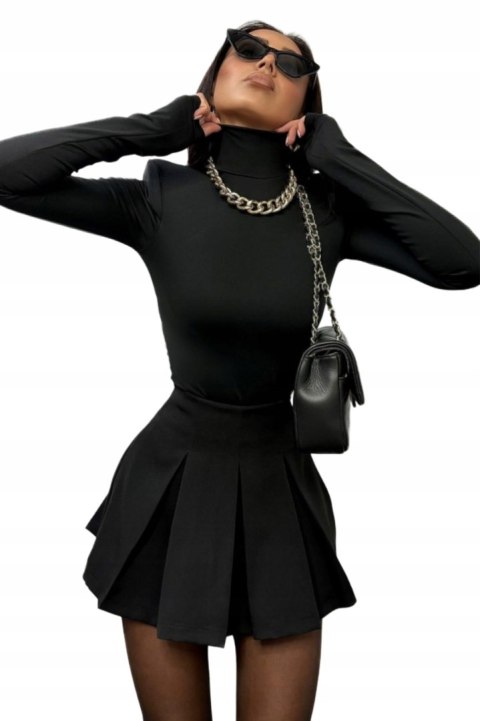 Czarne spódnico-spodenki La Milla – detal plis