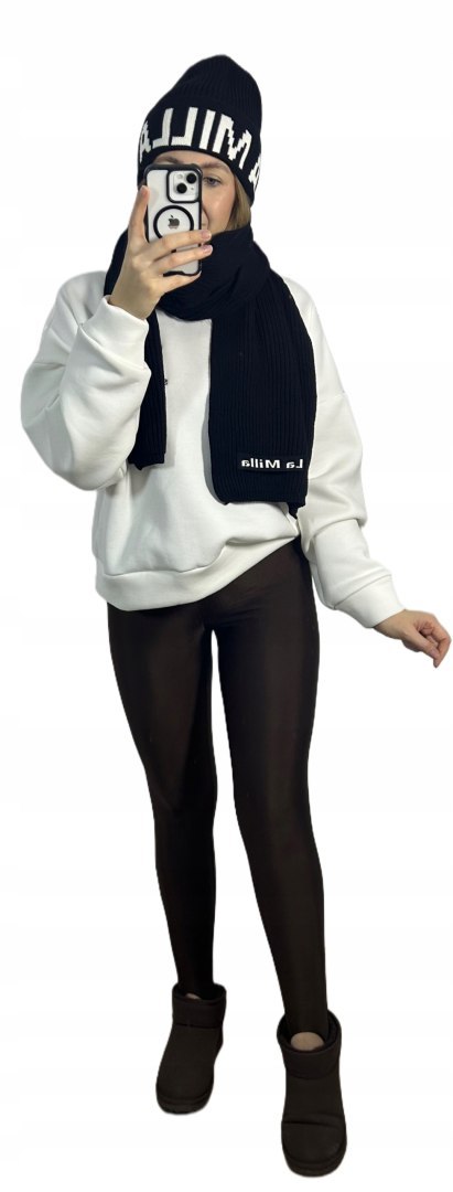 Komplet czapka i szalik LA MILLA zimowa stylizacja