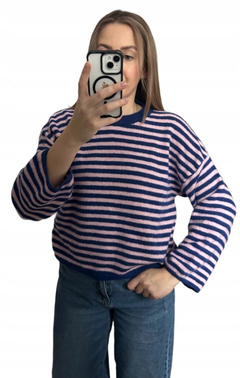 granatowy sweter w paski róż