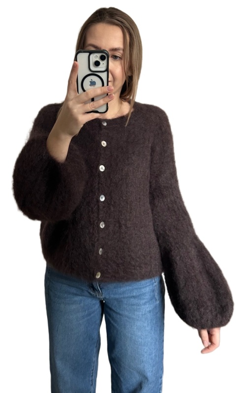 czekoladowy sweter SOFT BELL CARDI z guzikami kid moher 81%