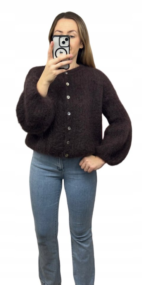 stylizacja czekoladowy SOFT BELL i jeansy