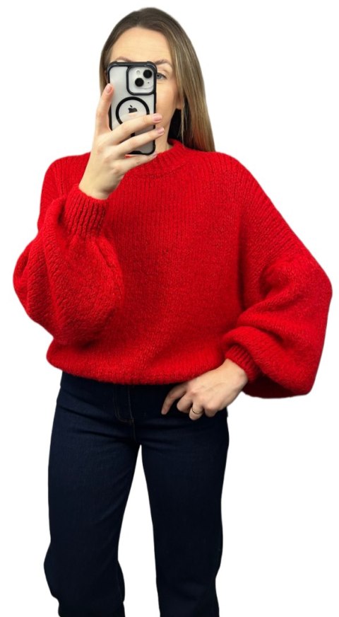 czerwony sweter CLOUDY oversize stylowy look