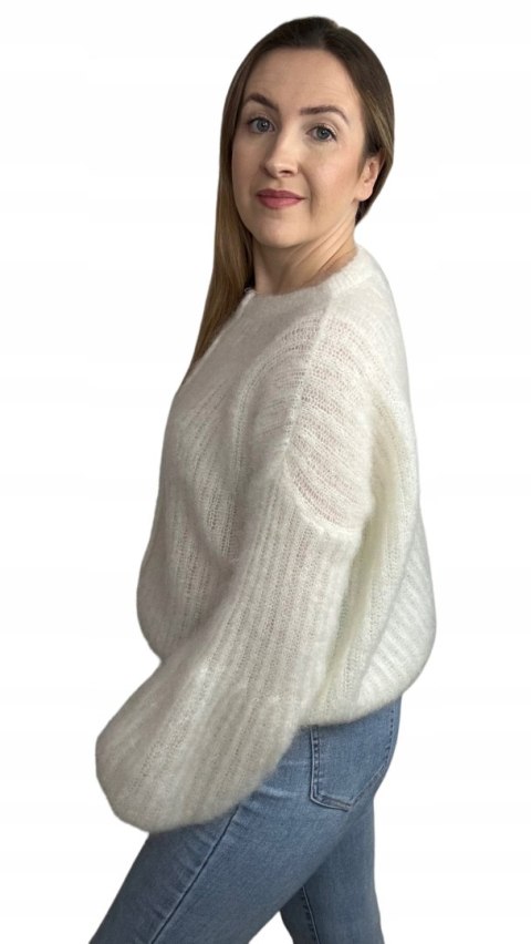 sweter 81% kid moher SOFT BELL śmietanka bokiem