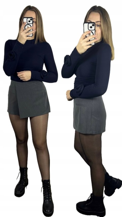 szare spódnico spodenki w pionowe paski