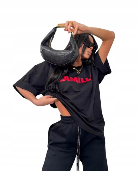 T-shirt czarny LAMILLA bawełna pętelkowa na modelce