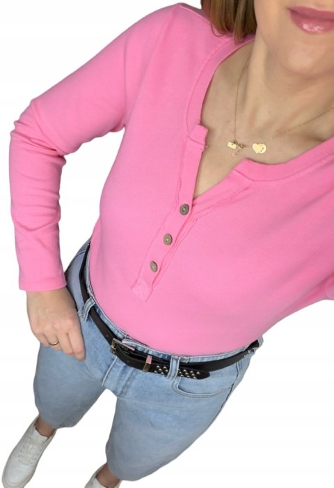 zbliżenie na bluzkę prążkowana MICHELLE