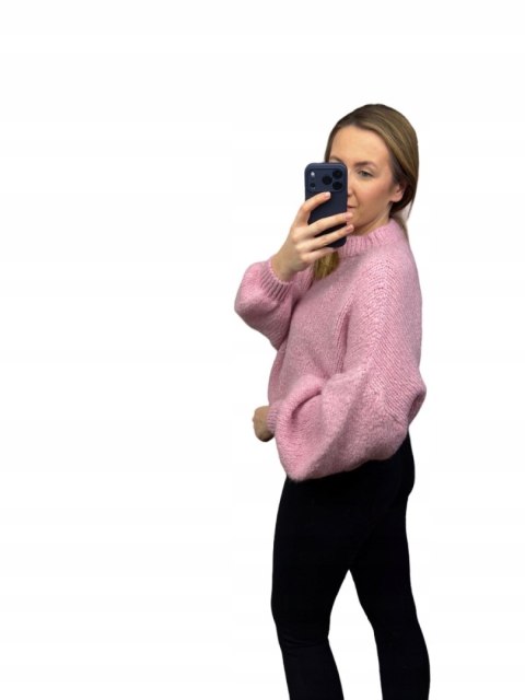 sweter chmurka pudrowy róż Made in Italy