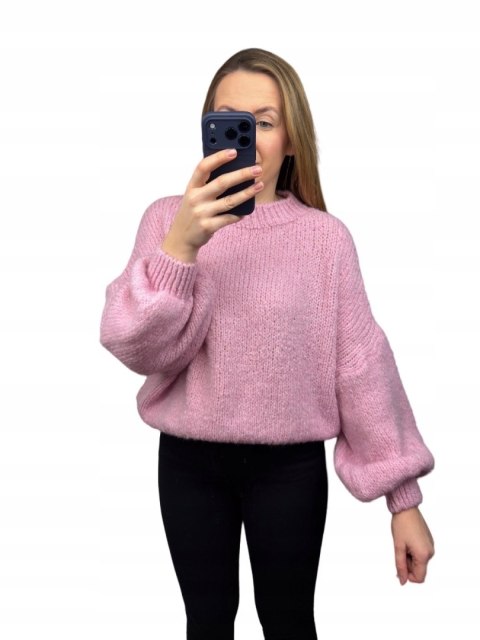 jasnoróżowy puszysty sweter damski CLOUDY
