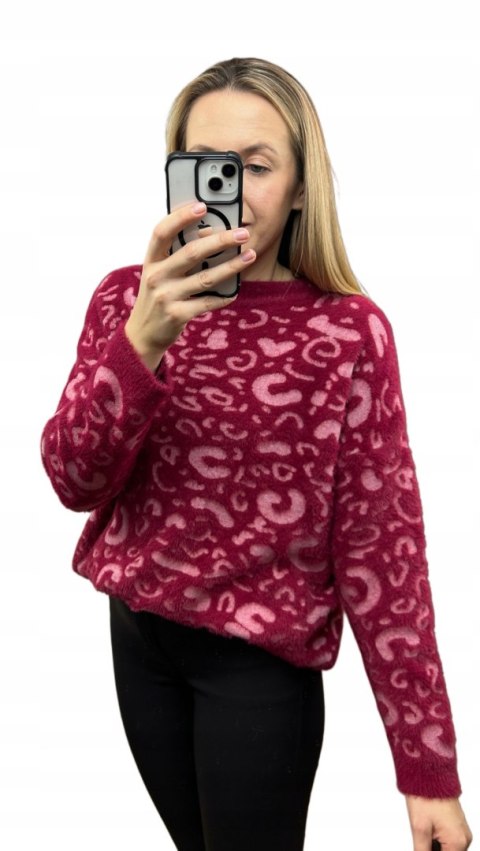 Miękki wzorzysty sweterek oversize luźny panterka cętki wiskoza wełna Miękki wzorzysty sweterek oversize luźny panterka cętki wiskoza wełna